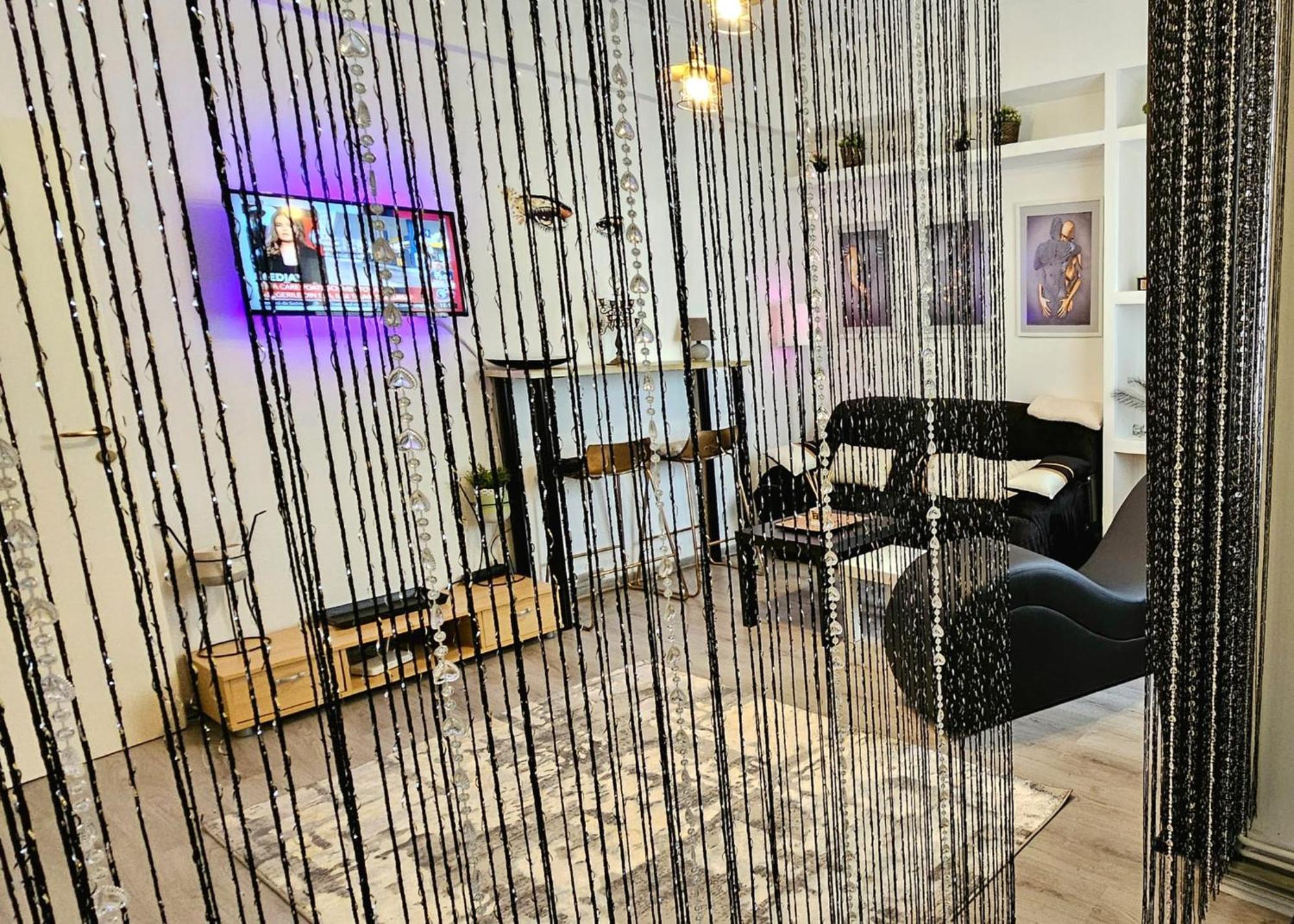Tantra Studio 1 Conta Universitate Boekarest Buitenkant foto